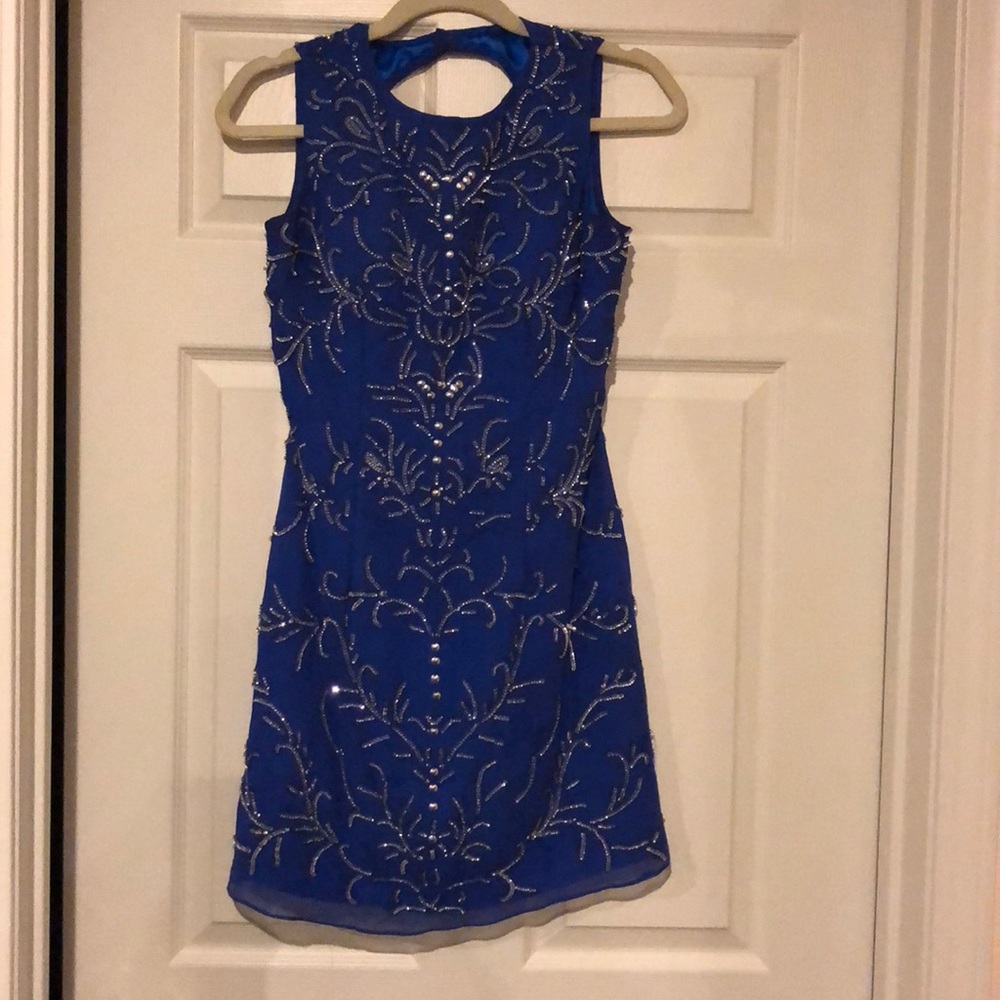 Blue patterned short prom dress